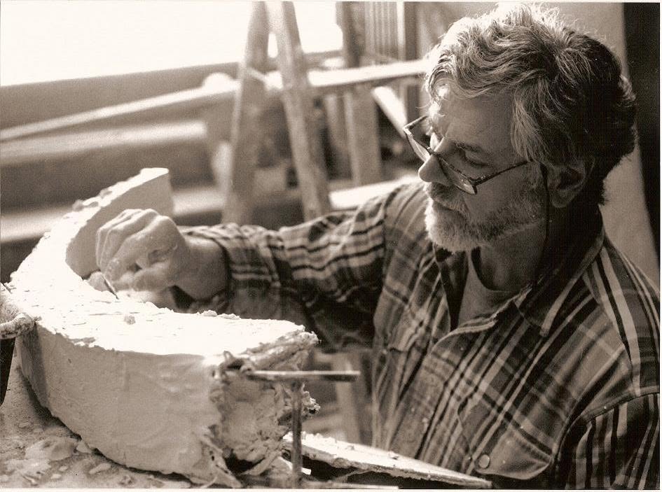 Paul Gonez au travail dans son atelier