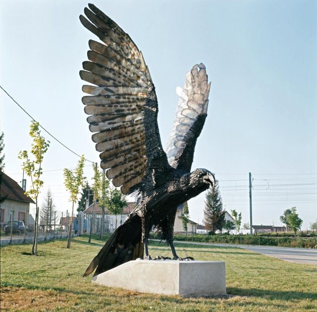 1974 Butéo 2 H=5m — sculpture de Paul Gonez