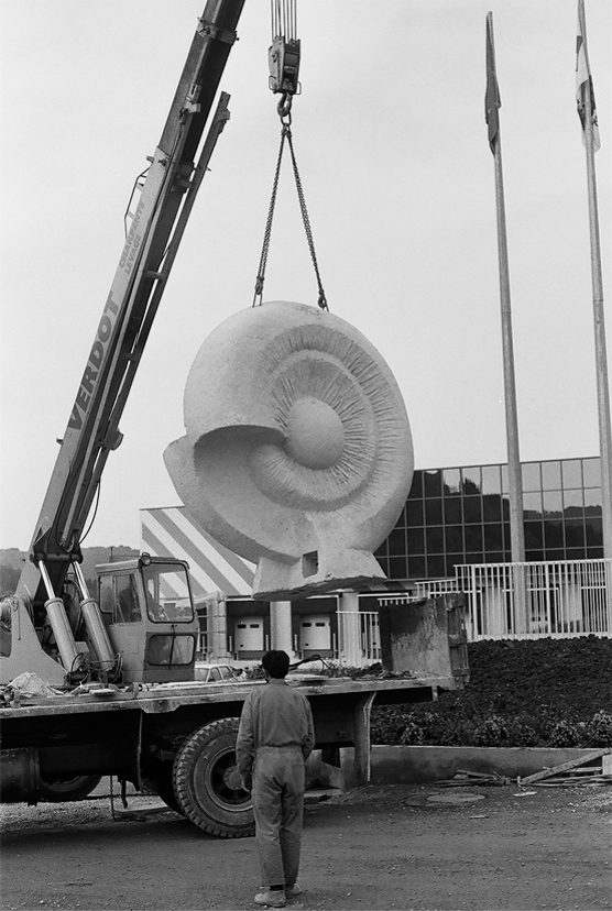 1988 Quadrature 2 H=3m15 — sculpture de Paul Gonez