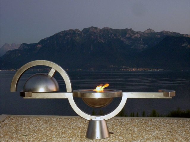 2012 Photophore 2 L=2m — sculpture de Paul Gonez