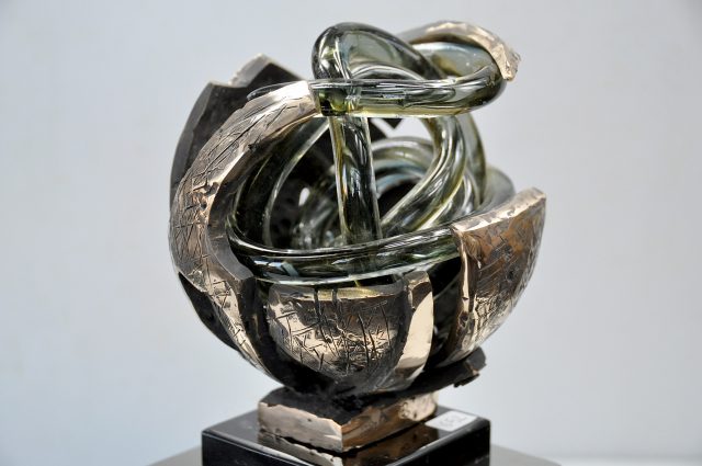 2023 enchevetrement — sculpture de Paul Gonez
